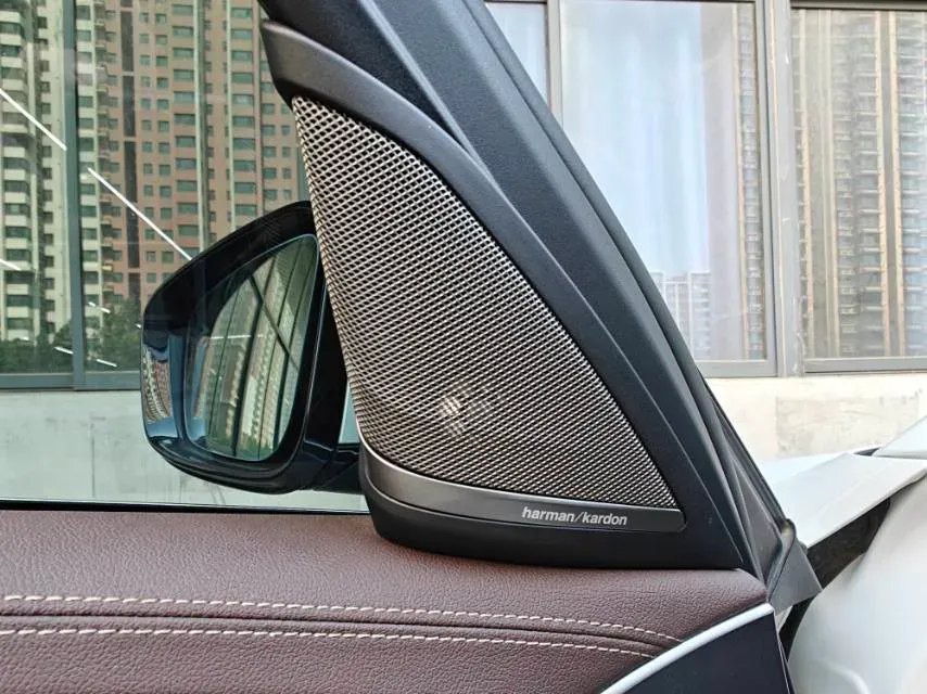 2022 BMW 5 Series 2.0T 252HP L4 8AT,autocango,china used car exporter,china ev exporter,chinese used car exporter,chinese used ev exporter