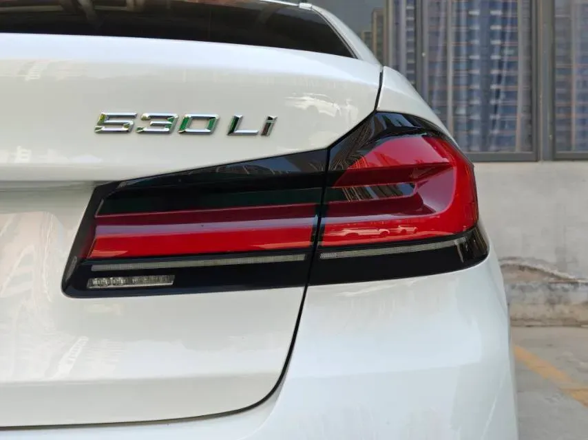 2022 BMW 5 Series 2.0T 252HP L4 8AT,autocango,china used car exporter,china ev exporter,chinese used car exporter,chinese used ev exporter