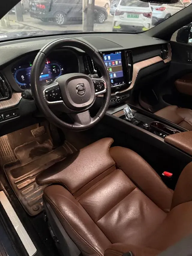 2022 Volvo XC60 PHEV 2.0T 310HP L4 8AT PHEV 18.8KWH,autocango,china used car exporter,china ev exporter,chinese used car exporter,chinese used ev exporter