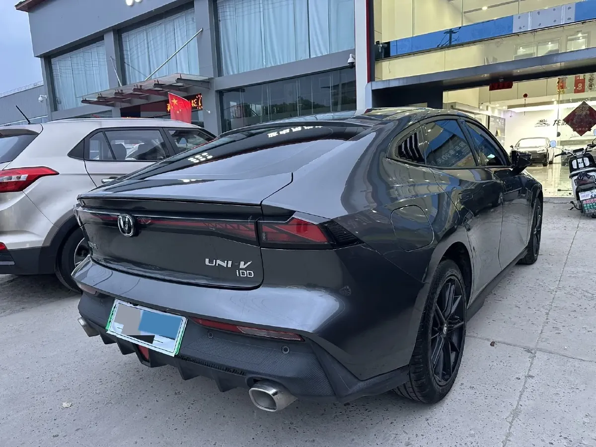 2023 ChangAn UNI-V iDD 1.5T 170HP L4 6TCT PHEV 18.4KWH,autocango,china used car exporter,china ev exporter,chinese used car exporter,chinese used ev exporter