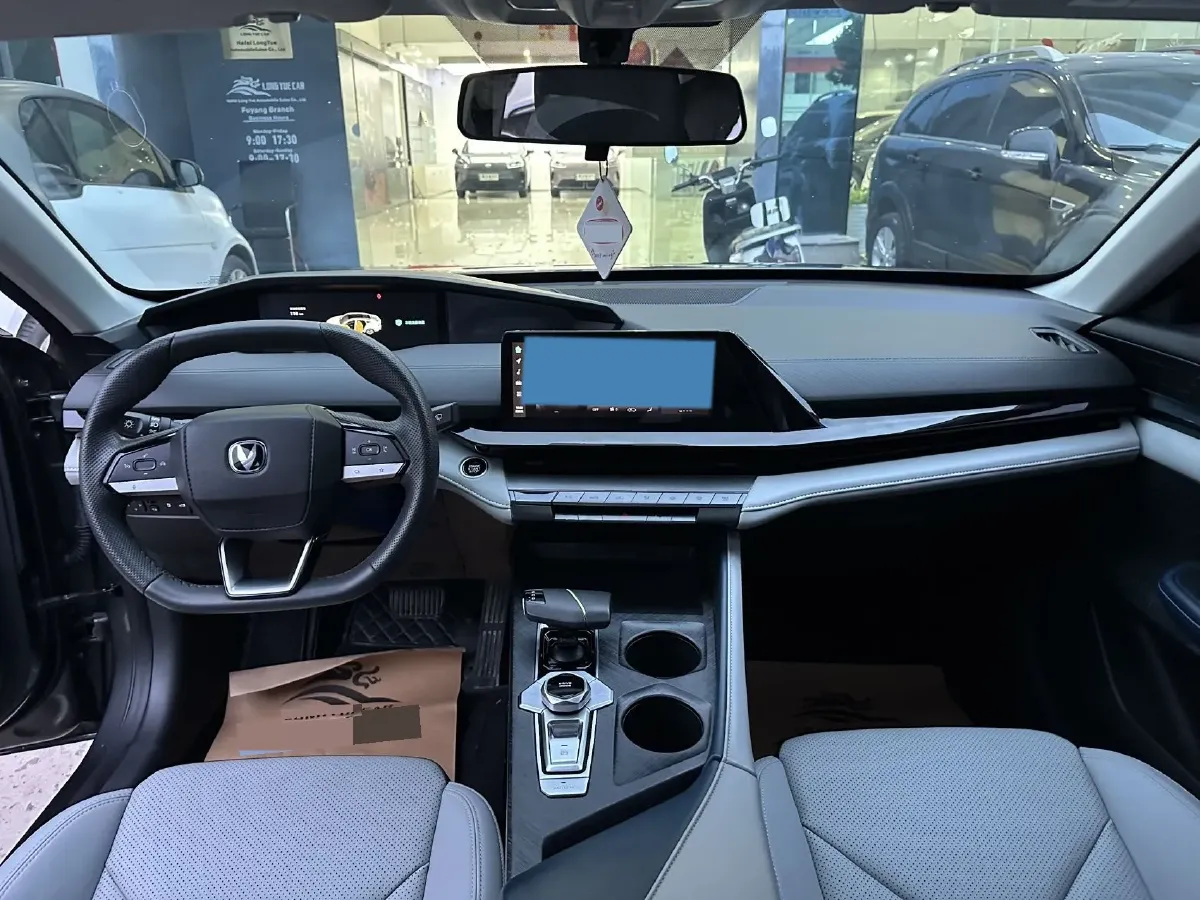 2023 ChangAn UNI-V iDD 1.5T 170HP L4 6TCT PHEV 18.4KWH,autocango,china used car exporter,china ev exporter,chinese used car exporter,chinese used ev exporter