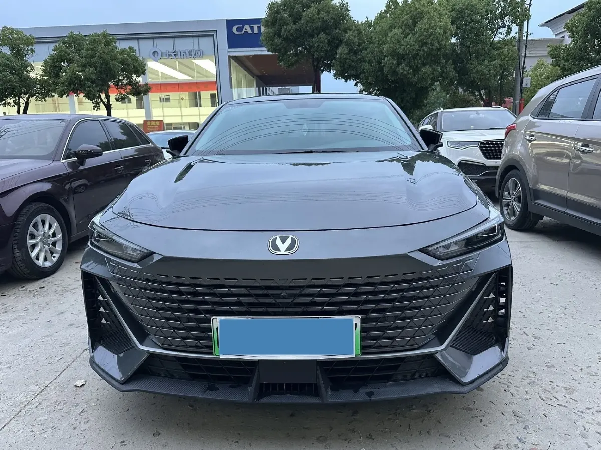 2023 ChangAn UNI-V iDD 1.5T 170HP L4 6TCT PHEV 18.4KWH,autocango,china used car exporter,china ev exporter,chinese used car exporter,chinese used ev exporter
