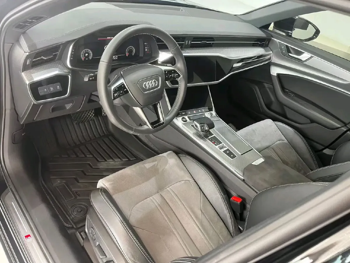 2022 Audi A6L 2.0T 224HP L4 7DCT,autocango,china used car exporter,china ev exporter,chinese used car exporter,chinese used ev exporter