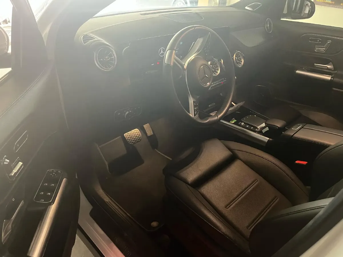 2024 Mercedes-Benz GLA Class 2.0T 190HP L4 8DCT,autocango,china used car exporter,china ev exporter,chinese used car exporter,chinese used ev exporter