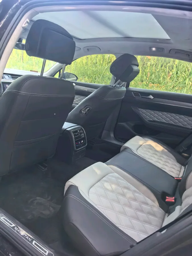 2025 Volkswagen Magotan 1.4T 150HP L4 7DCT,autocango,china used car exporter,china ev exporter,chinese used car exporter,chinese used ev exporter