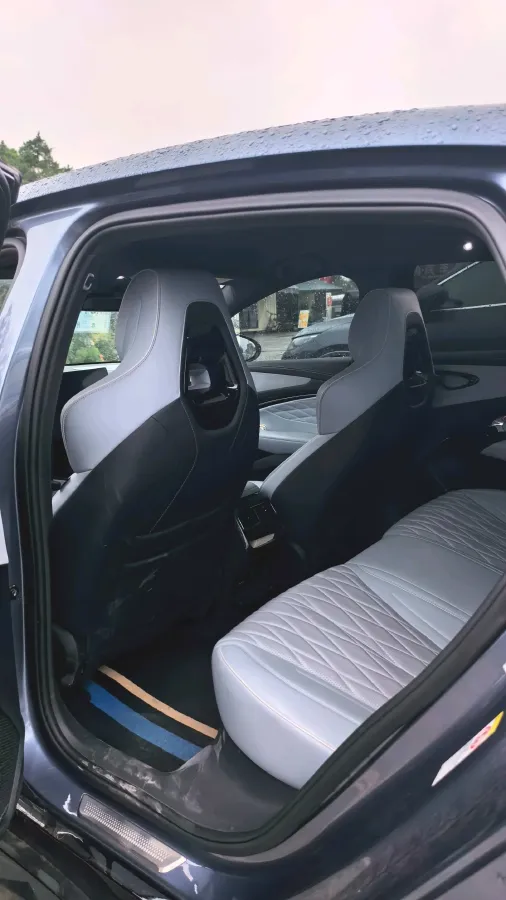 2022 AITO AITO M5 Range Extended 125HP REEV 40KWH,autocango,china used car exporter,china ev exporter,chinese used car exporter,chinese used ev exporter