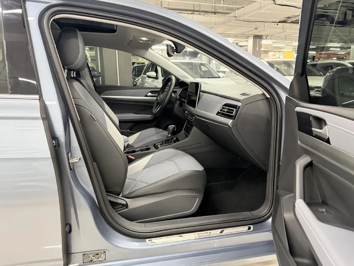 2023 Volkswagen Lavida 1.4T 150HP L4 7DCT,autocango,china used car exporter,china ev exporter,chinese used car exporter,chinese used ev exporter