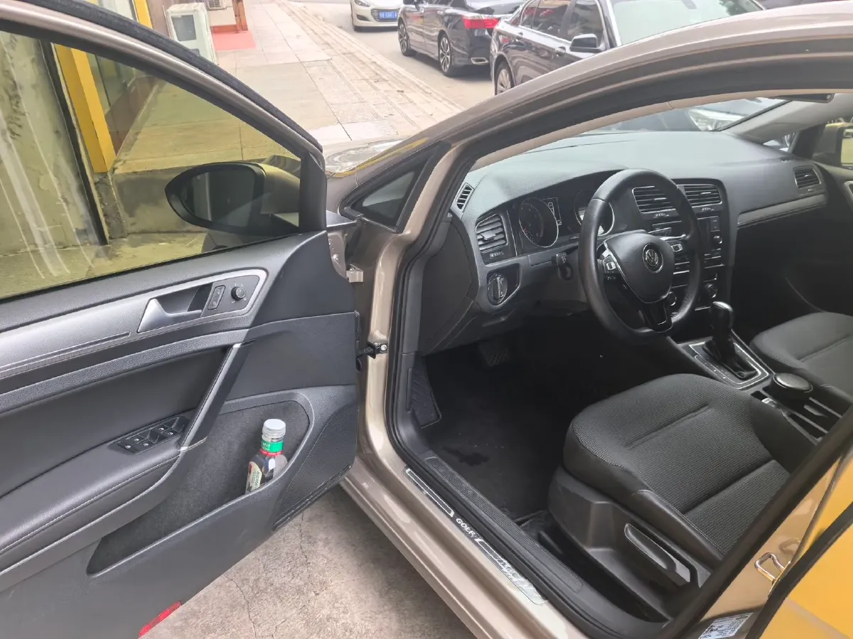 2018 Volkswagen Golf 1.6L 110HP L4 6AT,autocango,china used car exporter,china ev exporter,chinese used car exporter,chinese used ev exporter