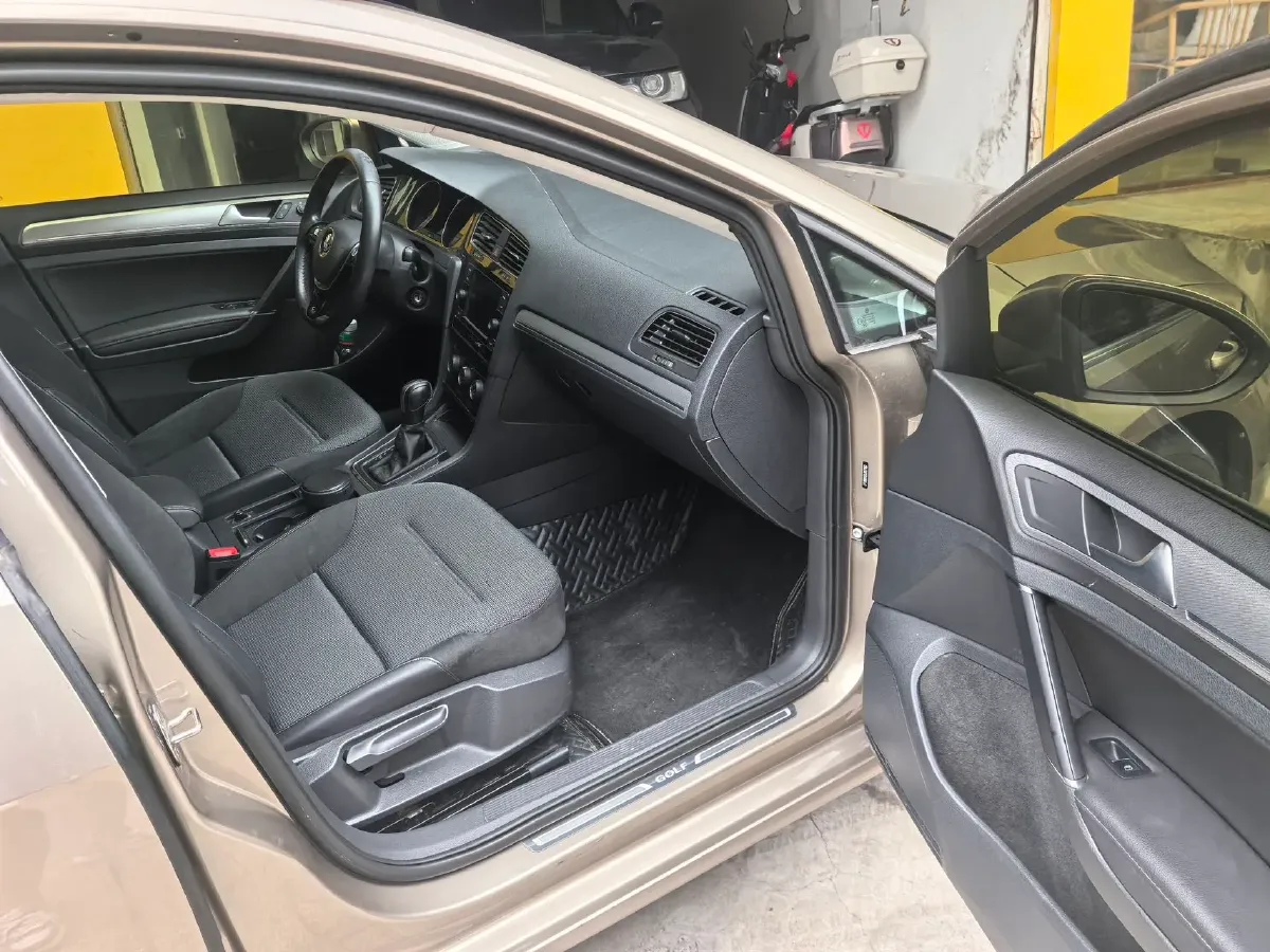 2018 Volkswagen Golf 1.6L 110HP L4 6AT,autocango,china used car exporter,china ev exporter,chinese used car exporter,chinese used ev exporter