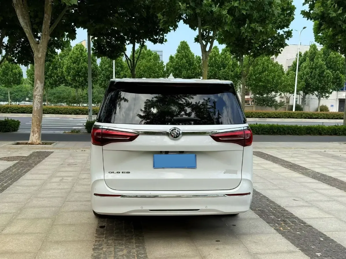 2023 Buick GL8 2.0T 237HP L4 9AT,autocango,china used car exporter,china ev exporter,chinese used car exporter,chinese used ev exporter