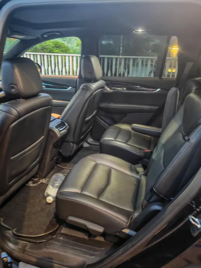 2022 Cadillac XT6 2.0T 237HP L4 9AT,autocango,china used car exporter,china ev exporter,chinese used car exporter,chinese used ev exporter