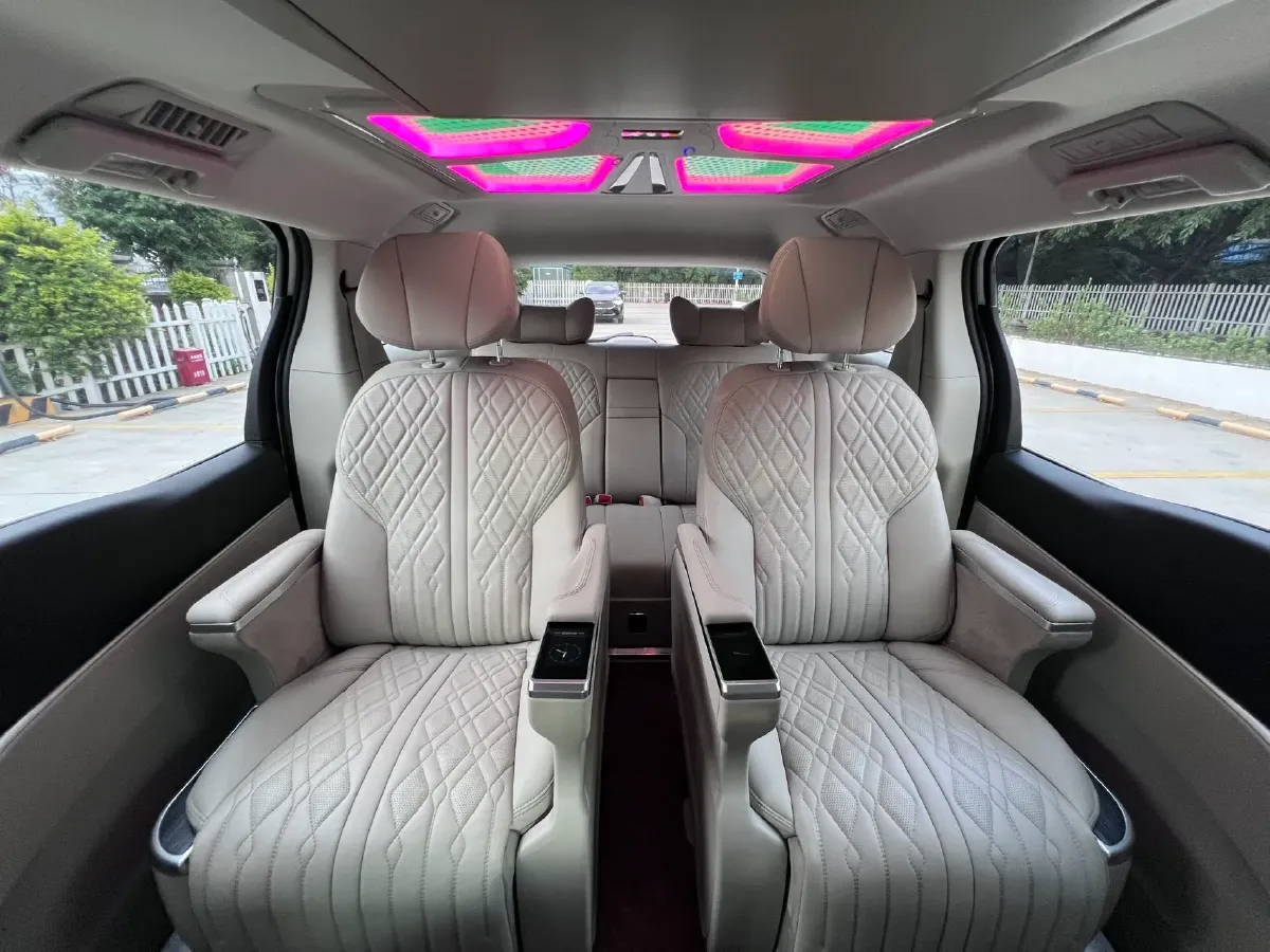 2021 Buick GL8 2.0T 237HP L4 9AT,autocango,china used car exporter,china ev exporter,chinese used car exporter,chinese used ev exporter