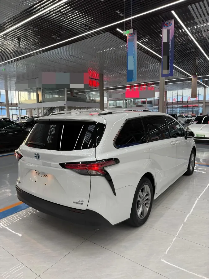 2023 Toyota Sienna 2.5L 189HP L4 E-CVT Hybrid,autocango,china used car exporter,china ev exporter,chinese used car exporter,chinese used ev exporter