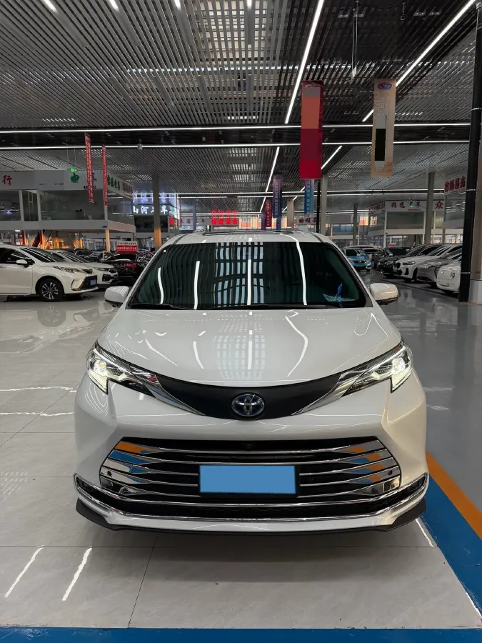 2023 Toyota Sienna 2.5L 189HP L4 E-CVT Hybrid,autocango,china used car exporter,china ev exporter,chinese used car exporter,chinese used ev exporter