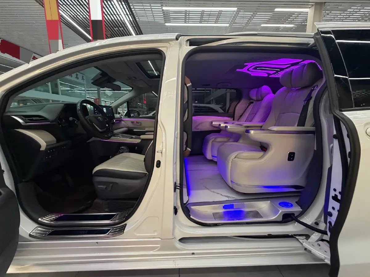 2023 Toyota Sienna 2.5L 189HP L4 E-CVT Hybrid,autocango,china used car exporter,china ev exporter,chinese used car exporter,chinese used ev exporter