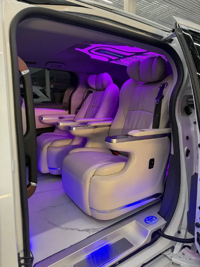 2023 Toyota Sienna 2.5L 189HP L4 E-CVT Hybrid,autocango,china used car exporter,china ev exporter,chinese used car exporter,chinese used ev exporter