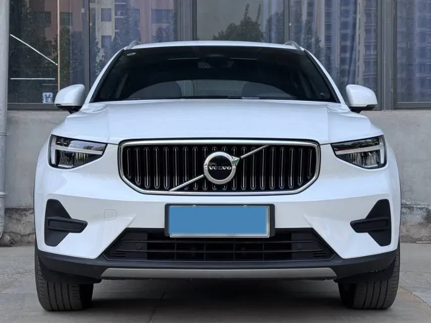 2023 Volvo XC40 2.0T 163HP L4 7DCT,autocango,china used car exporter,china ev exporter,chinese used car exporter,chinese used ev exporter