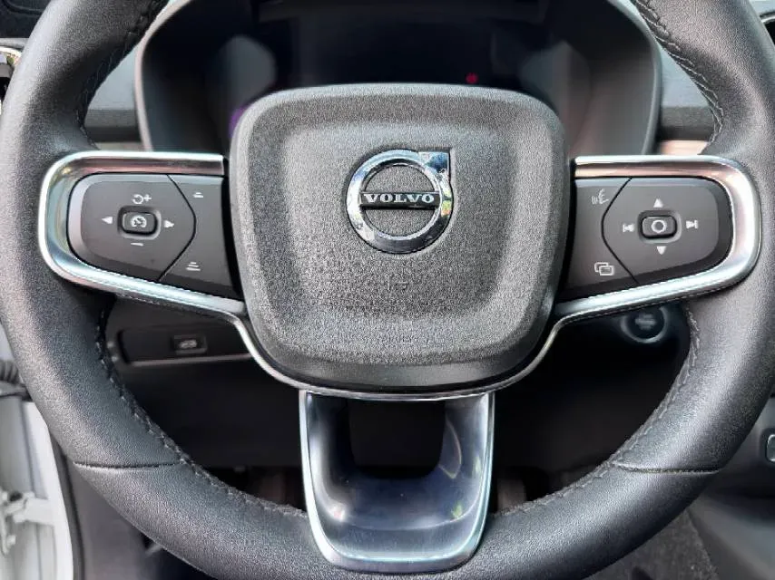 2023 Volvo XC40 2.0T 163HP L4 7DCT,autocango,china used car exporter,china ev exporter,chinese used car exporter,chinese used ev exporter
