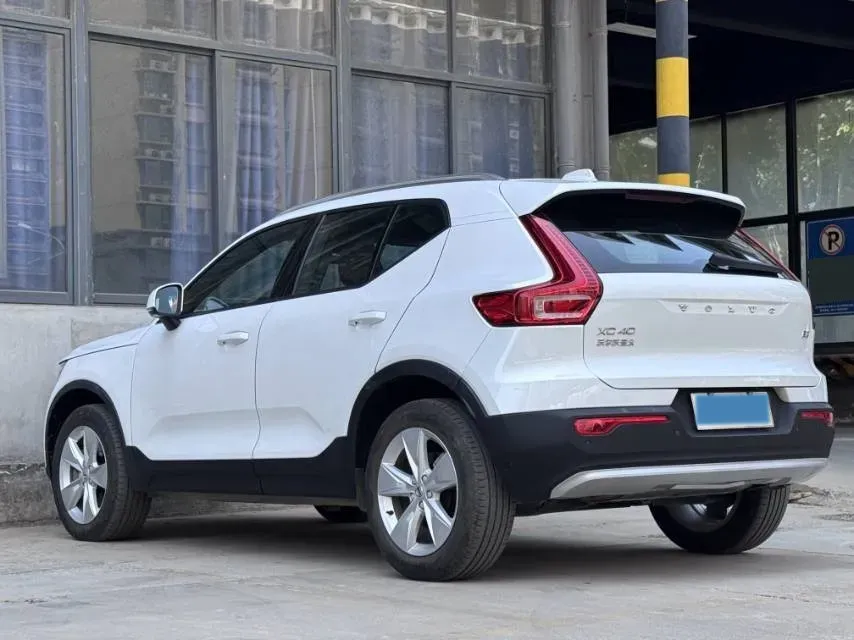 2023 Volvo XC40 2.0T 163HP L4 7DCT,autocango,china used car exporter,china ev exporter,chinese used car exporter,chinese used ev exporter