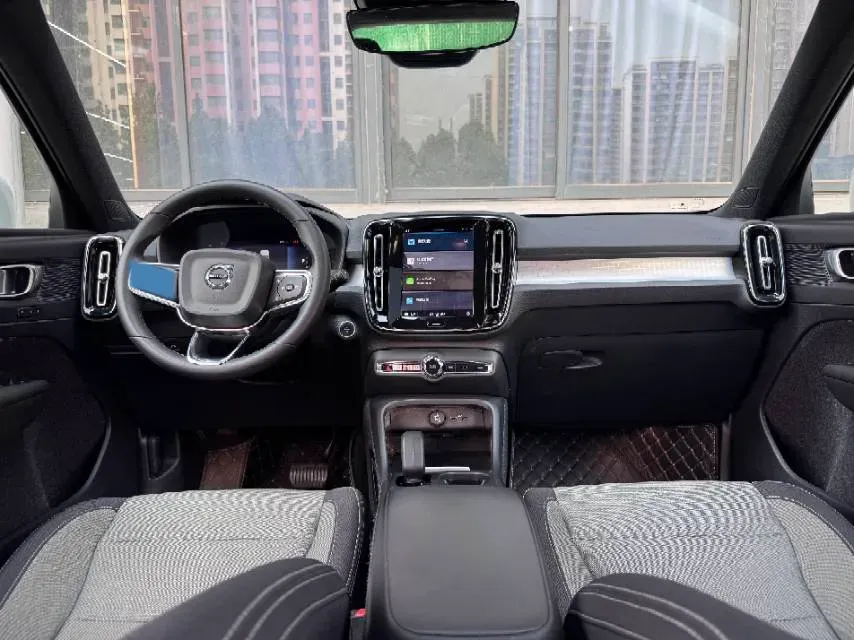 2023 Volvo XC40 2.0T 163HP L4 7DCT,autocango,china used car exporter,china ev exporter,chinese used car exporter,chinese used ev exporter