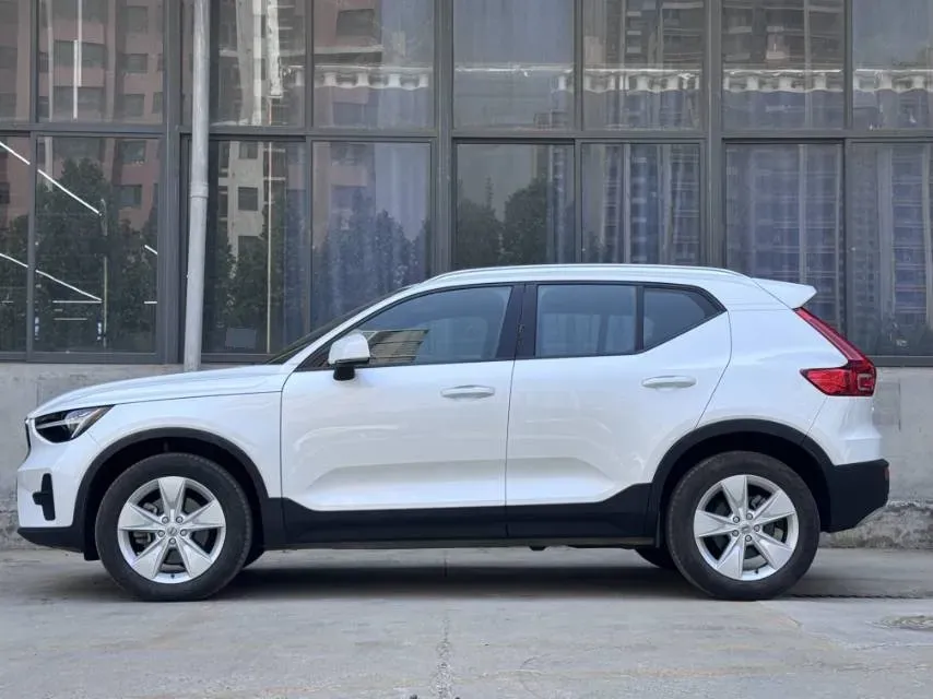 2023 Volvo XC40 2.0T 163HP L4 7DCT,autocango,china used car exporter,china ev exporter,chinese used car exporter,chinese used ev exporter