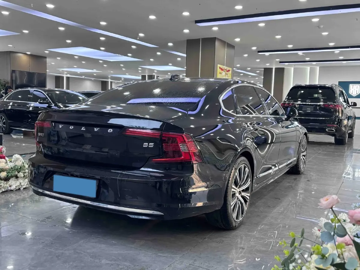 2022 Volvo S90 2.0T 250HP L4 8AT,autocango,china used car exporter,china ev exporter,chinese used car exporter,chinese used ev exporter