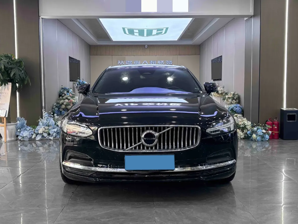 2022 Volvo S90 2.0T 250HP L4 8AT,autocango,china used car exporter,china ev exporter,chinese used car exporter,chinese used ev exporter