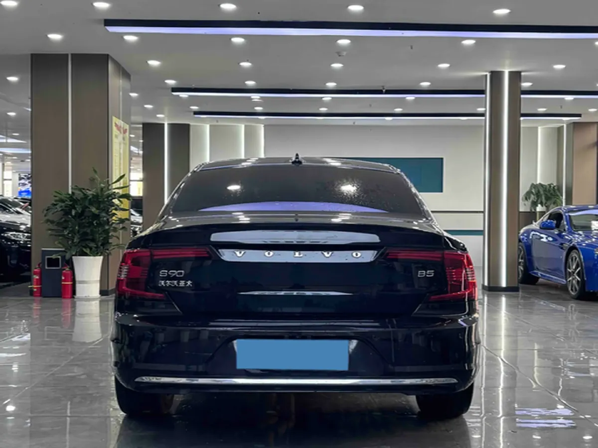 2022 Volvo S90 2.0T 250HP L4 8AT,autocango,china used car exporter,china ev exporter,chinese used car exporter,chinese used ev exporter