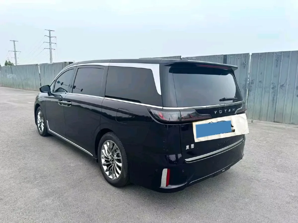 2024 Voyah Dream 1.5T 150HP L4 PHEV 43KWH,autocango,china used car exporter,china ev exporter,chinese used car exporter,chinese used ev exporter