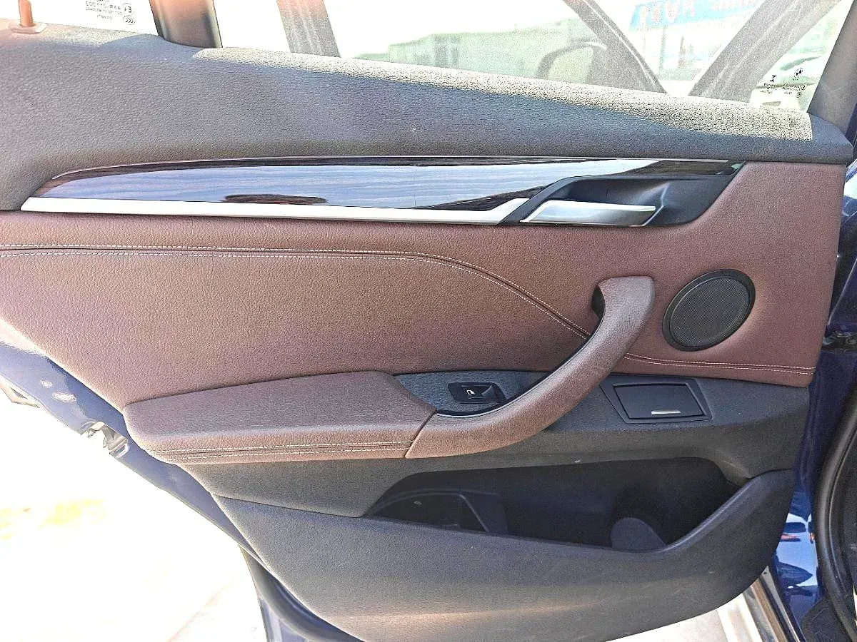 2020 BMW X1 2.0T 192HP L4 8AT,autocango,china used car exporter,china ev exporter,chinese used car exporter,chinese used ev exporter