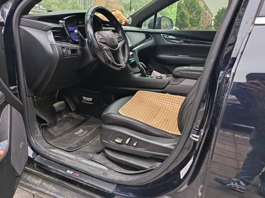 2020 Cadillac XT5 2.0T 237HP L4 9AT,autocango,china used car exporter,china ev exporter,chinese used car exporter,chinese used ev exporter
