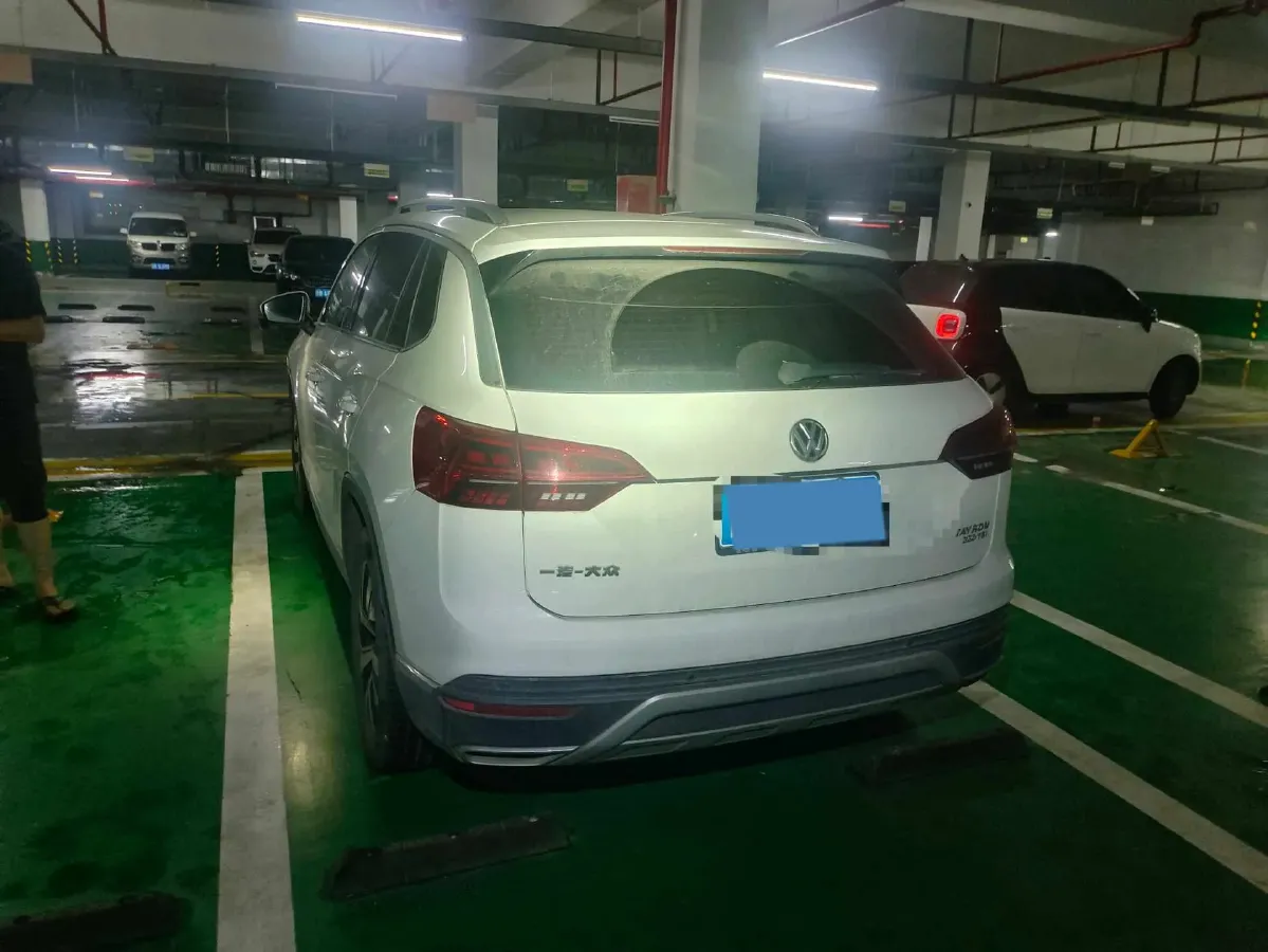 2019 Jeep Cherokee 2.0T 234HP L4 9AT,autocango,china used car exporter,china ev exporter,chinese used car exporter,chinese used ev exporter