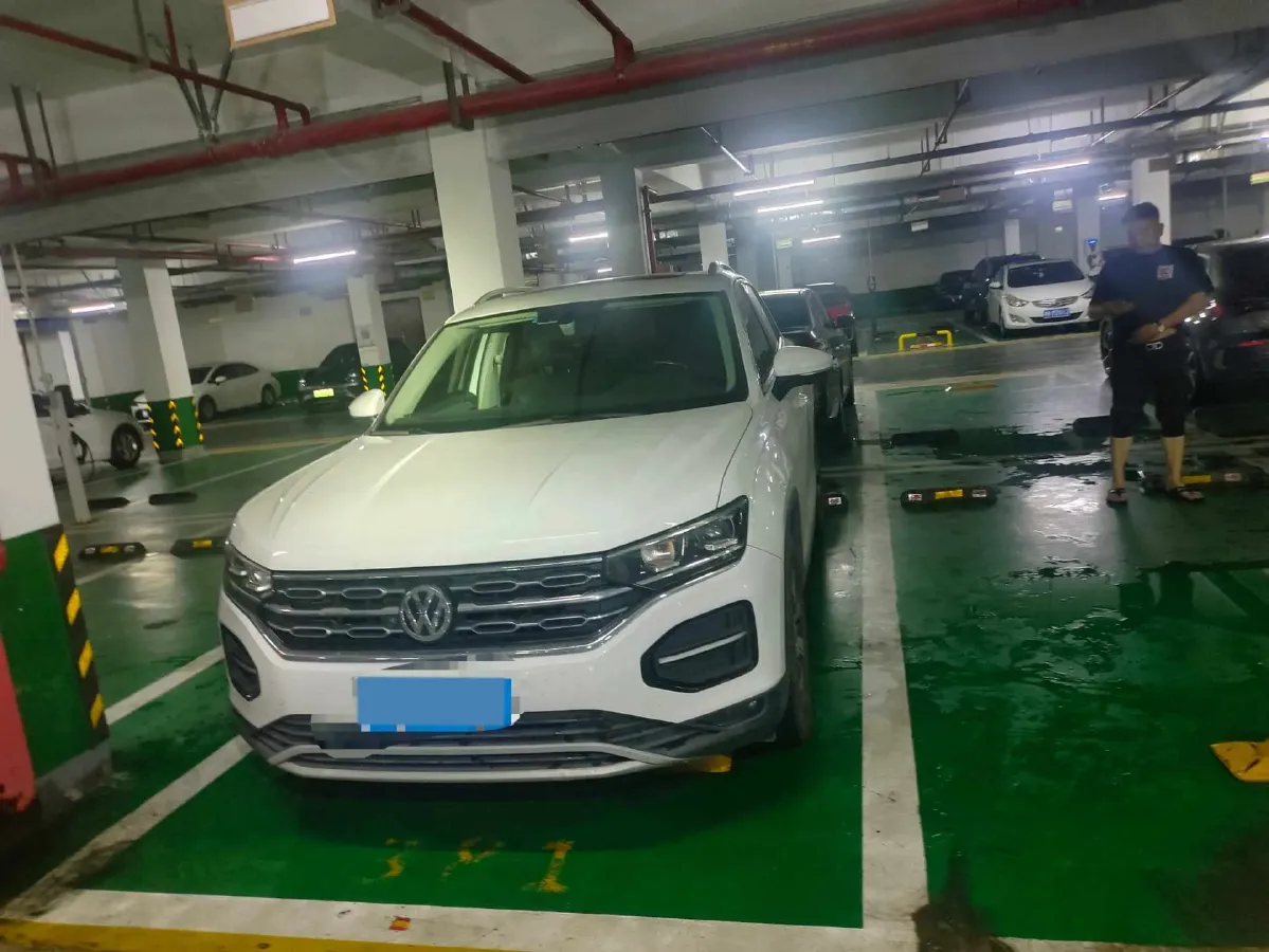 2019 Jeep Cherokee 2.0T 234HP L4 9AT,autocango,china used car exporter,china ev exporter,chinese used car exporter,chinese used ev exporter
