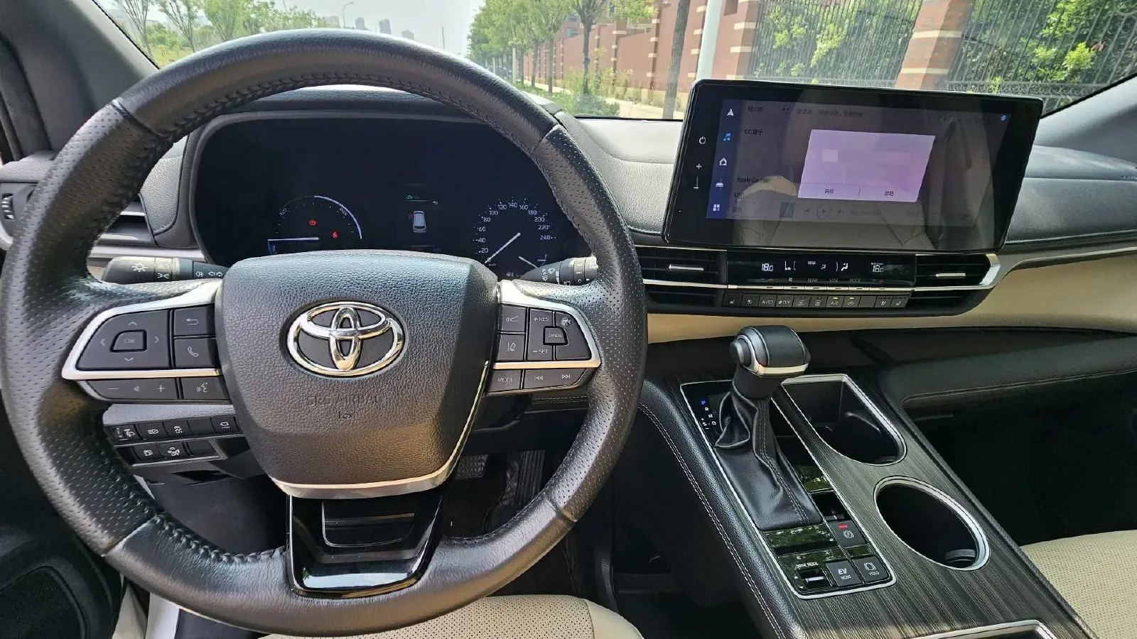 2023 Toyota Sienna 2.5L 189HP L4 E-CVT Hybrid,autocango,china used car exporter,china ev exporter,chinese used car exporter,chinese used ev exporter