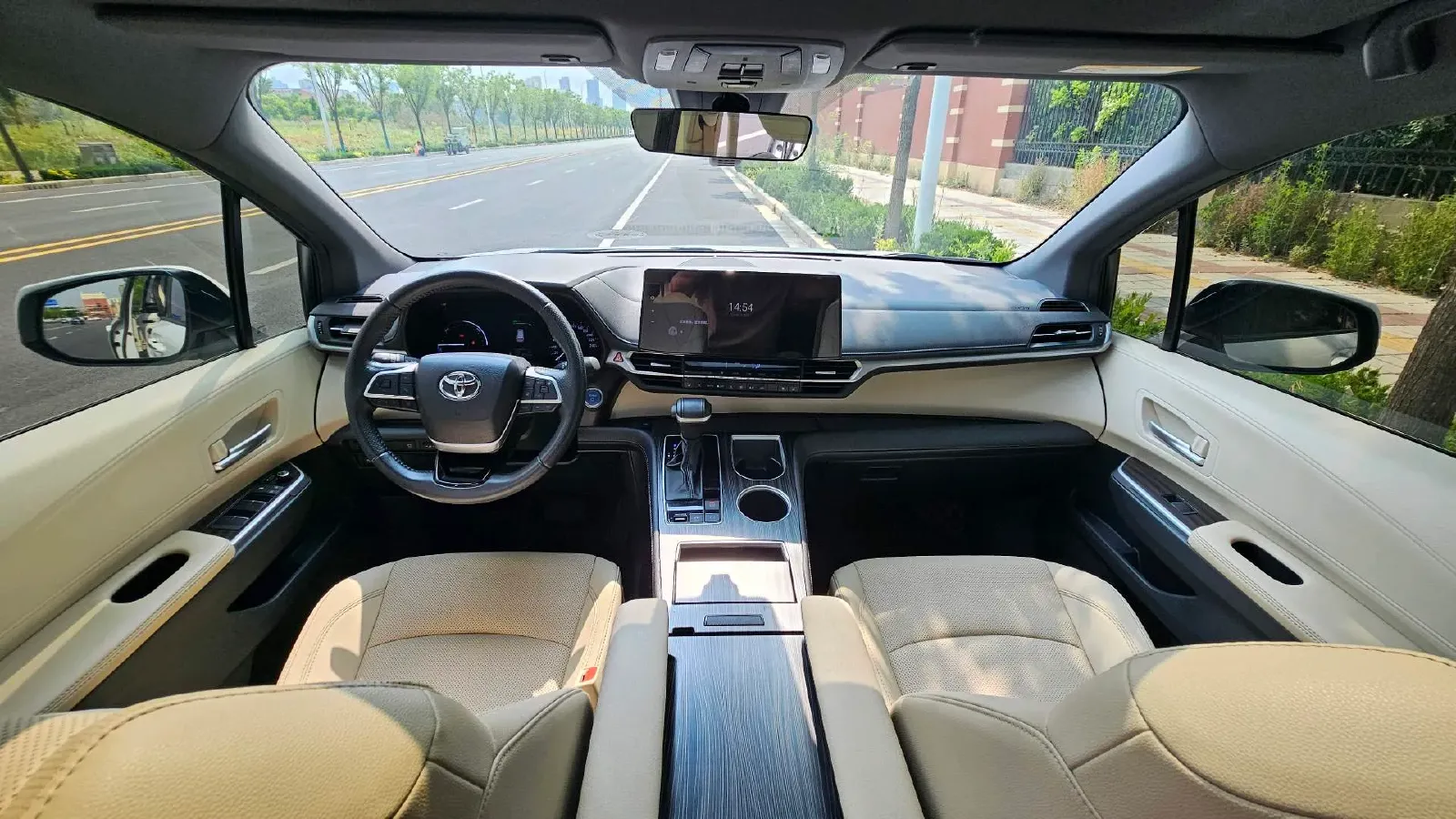 2023 Toyota Sienna 2.5L 189HP L4 E-CVT Hybrid,autocango,china used car exporter,china ev exporter,chinese used car exporter,chinese used ev exporter