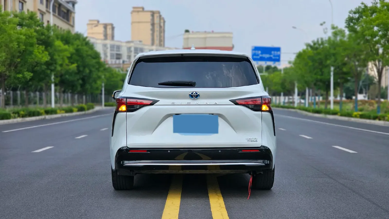 2023 Toyota Sienna 2.5L 189HP L4 E-CVT Hybrid,autocango,china used car exporter,china ev exporter,chinese used car exporter,chinese used ev exporter