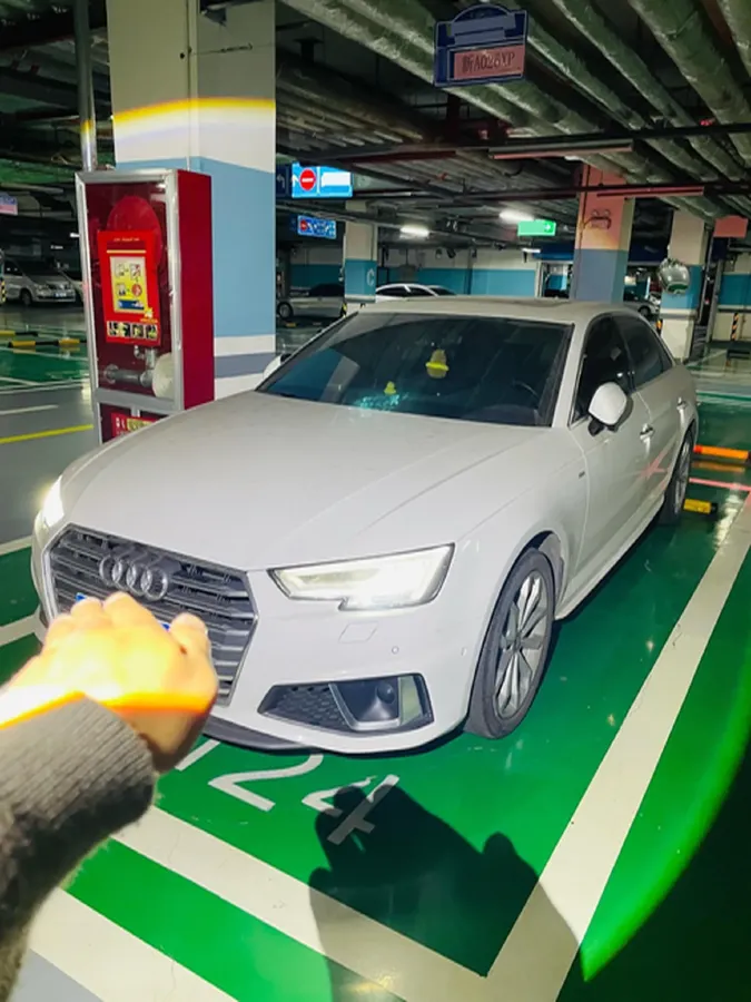 2019 Audi A4L 2.0T 190HP L4 7DCT,autocango,china used car exporter,china ev exporter,chinese used car exporter,chinese used ev exporter