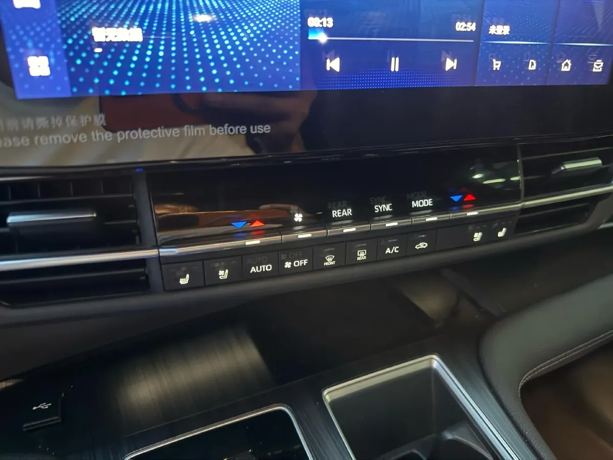 2023 Toyota Sienna 2.5L 189HP L4 E-CVT Hybrid,autocango,china used car exporter,china ev exporter,chinese used car exporter,chinese used ev exporter
