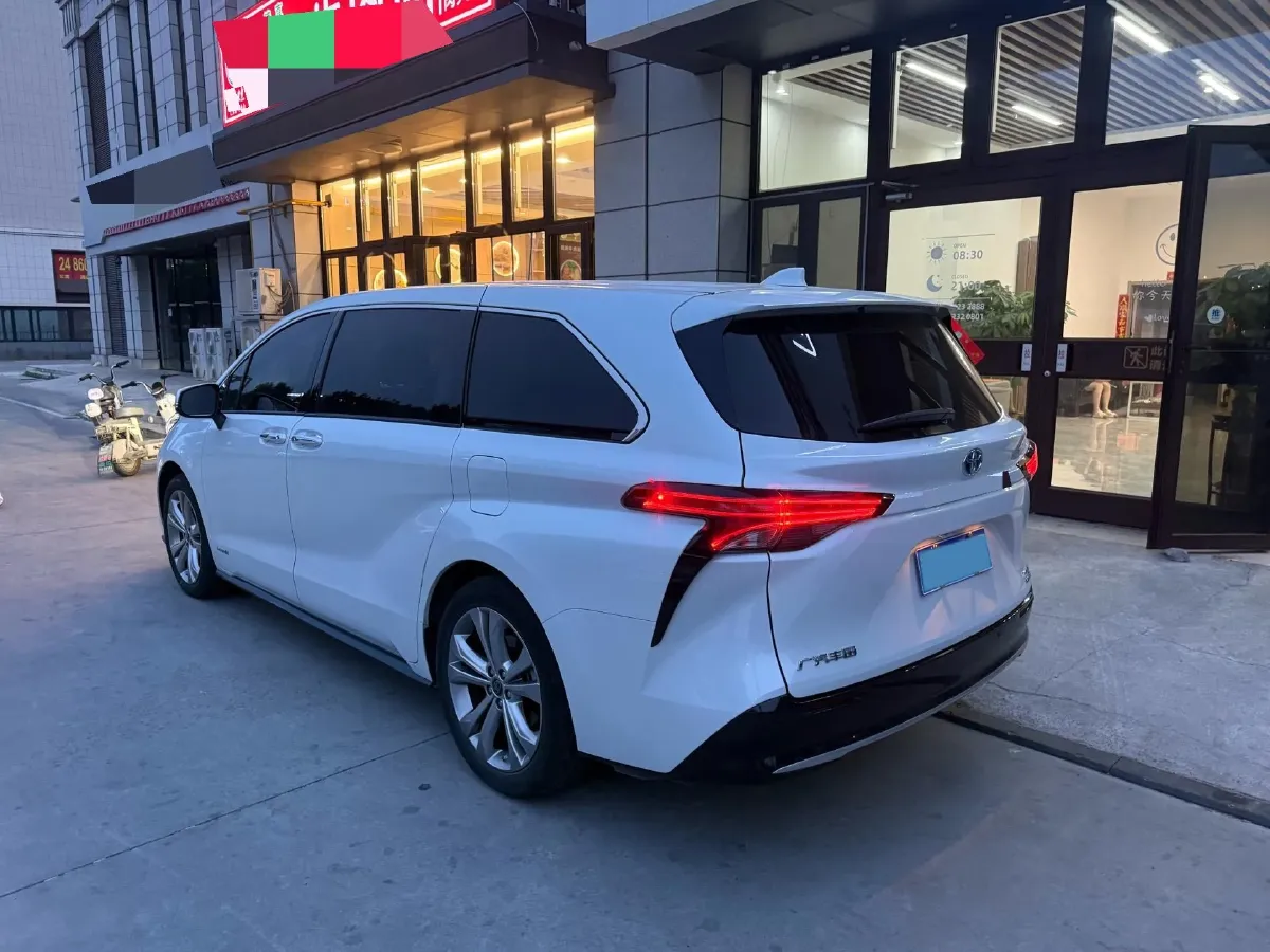 2023 Toyota Sienna 2.5L 189HP L4 E-CVT Hybrid,autocango,china used car exporter,china ev exporter,chinese used car exporter,chinese used ev exporter