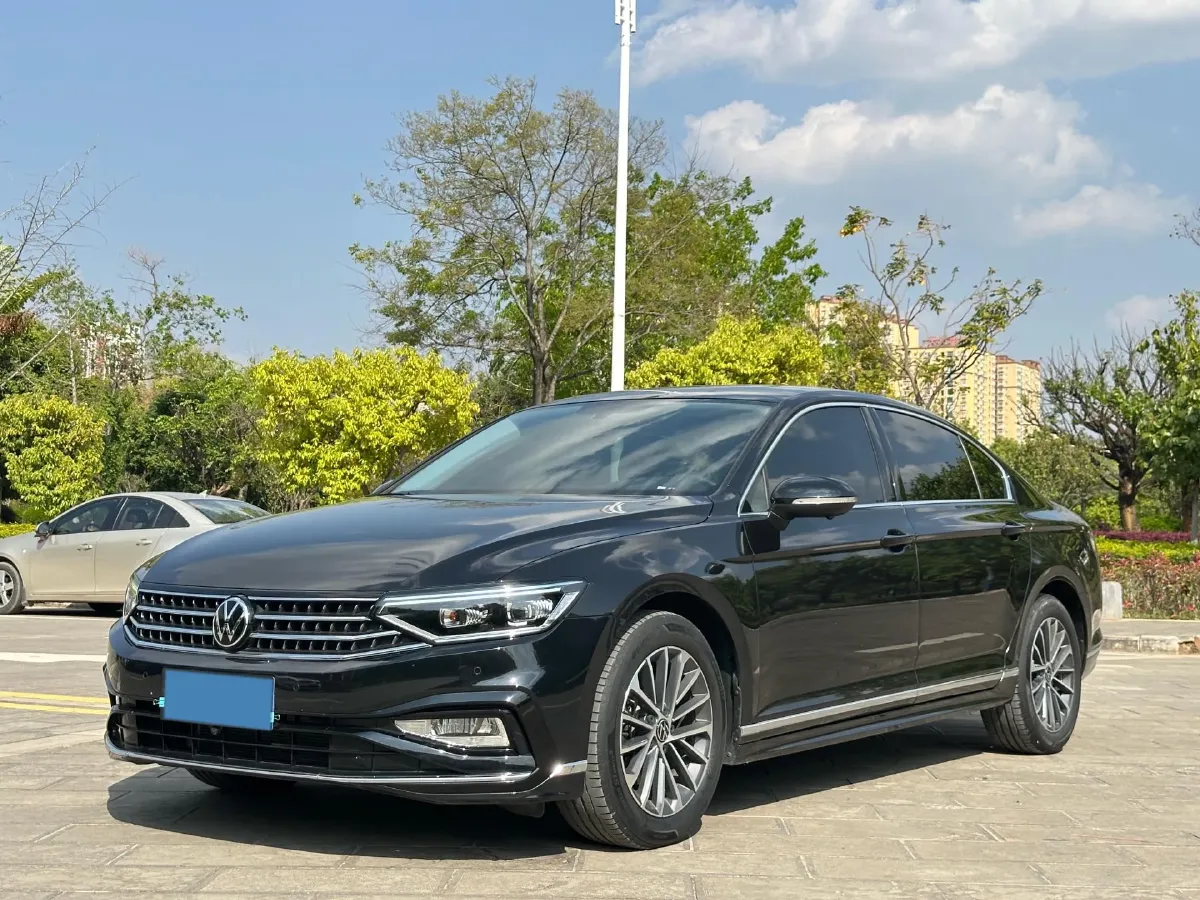 2020 Volkswagen Magotan 2.0T 186HP L4 7DCT,autocango,china used car exporter,china ev exporter,chinese used car exporter,chinese used ev exporter