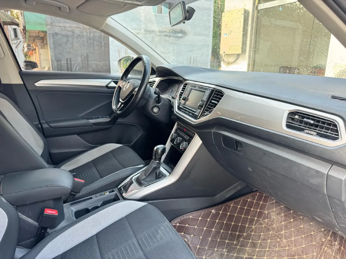 2019 Volkswagen T-Roc 1.4T 150HP L4 7DCT,autocango,china used car exporter,china ev exporter,chinese used car exporter,chinese used ev exporter
