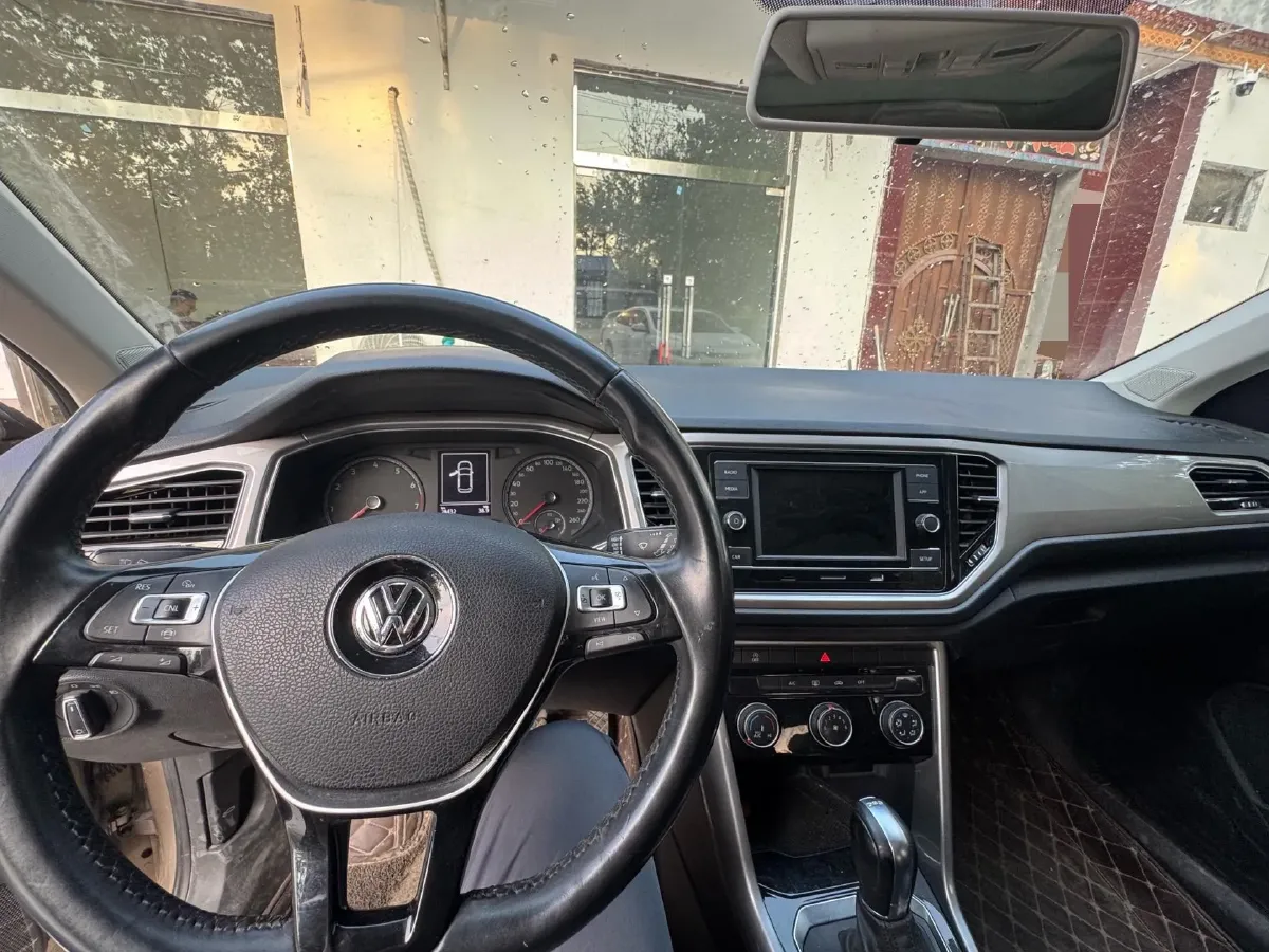 2019 Volkswagen T-Roc 1.4T 150HP L4 7DCT,autocango,china used car exporter,china ev exporter,chinese used car exporter,chinese used ev exporter
