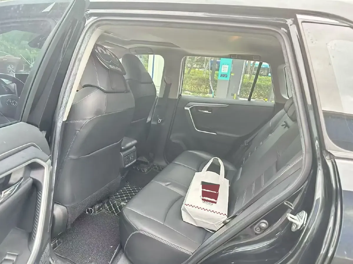 2021 Toyota RAV4 2.0L 171HP L4 CVT,autocango,china used car exporter,china ev exporter,chinese used car exporter,chinese used ev exporter