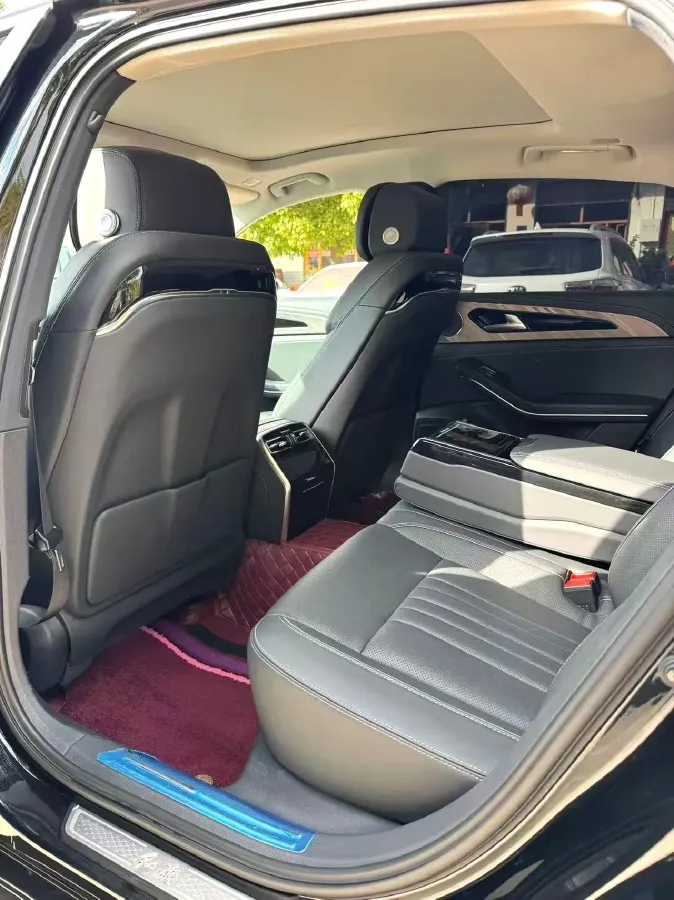 2022 HongQi H9 2.0T 252HP L4 7DCT,autocango,china used car exporter,china ev exporter,chinese used car exporter,chinese used ev exporter