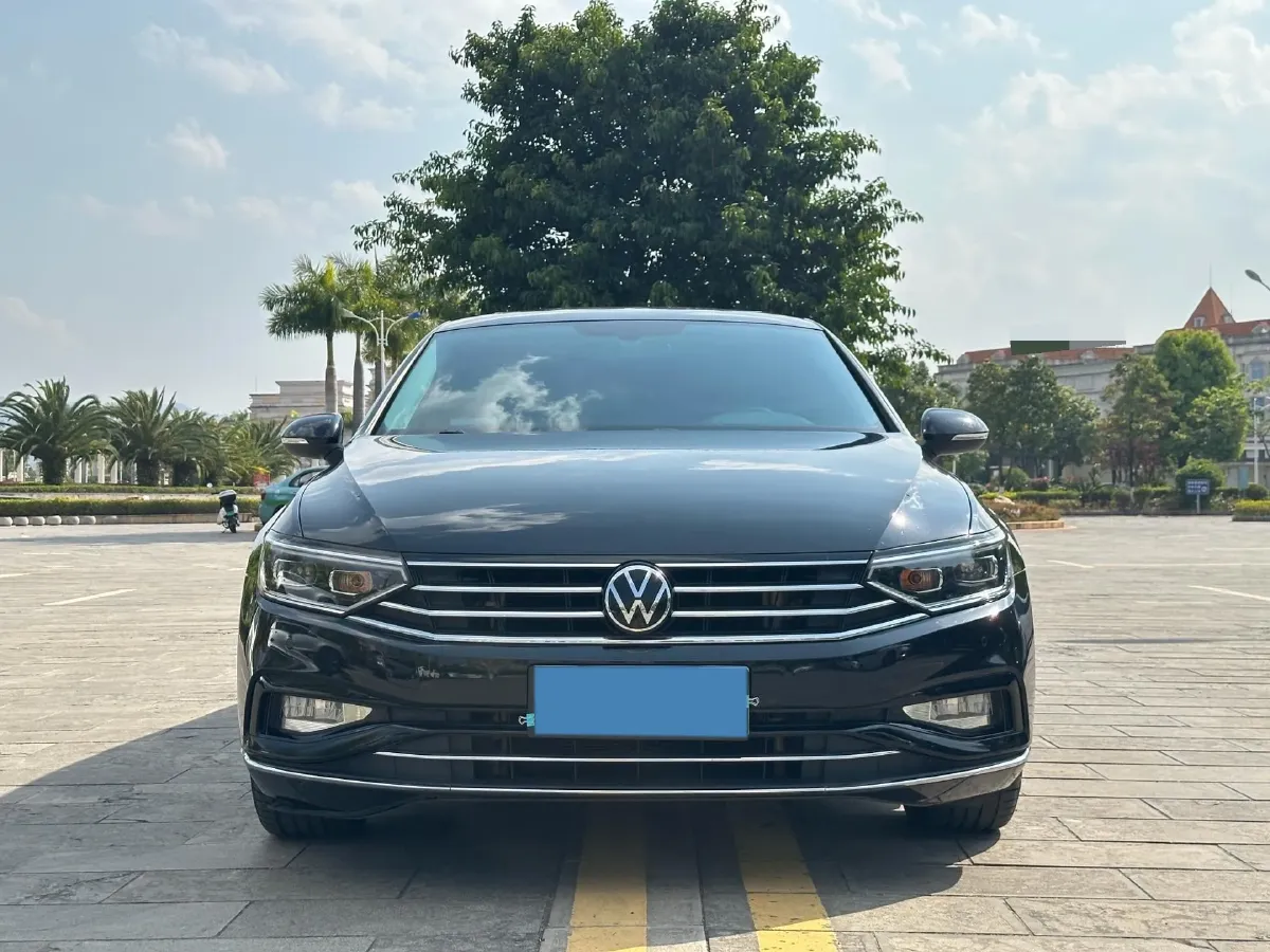 2021 Volkswagen Magotan 2.0T 186HP L4 7DCT,autocango,china used car exporter,china ev exporter,chinese used car exporter,chinese used ev exporter