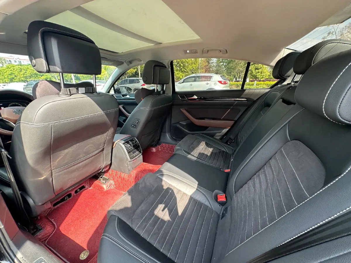 2021 Volkswagen Magotan 2.0T 186HP L4 7DCT,autocango,china used car exporter,china ev exporter,chinese used car exporter,chinese used ev exporter
