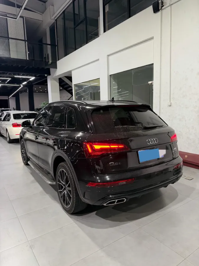 2023 Audi Q5L 2.0T 245HP L4 7DCT,autocango,china used car exporter,china ev exporter,chinese used car exporter,chinese used ev exporter