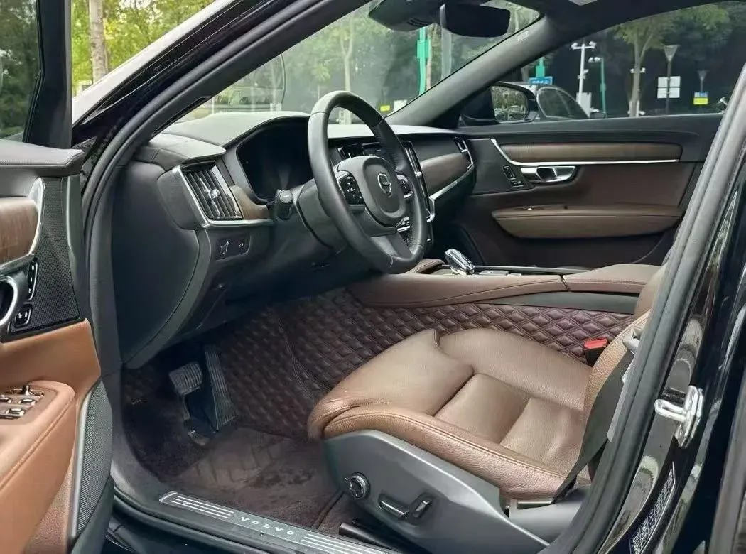 2022 Volvo S90 2.0T 250HP L4 8AT,autocango,china used car exporter,china ev exporter,chinese used car exporter,chinese used ev exporter