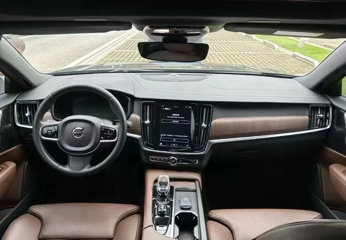 2022 Volvo S90 2.0T 250HP L4 8AT,autocango,china used car exporter,china ev exporter,chinese used car exporter,chinese used ev exporter