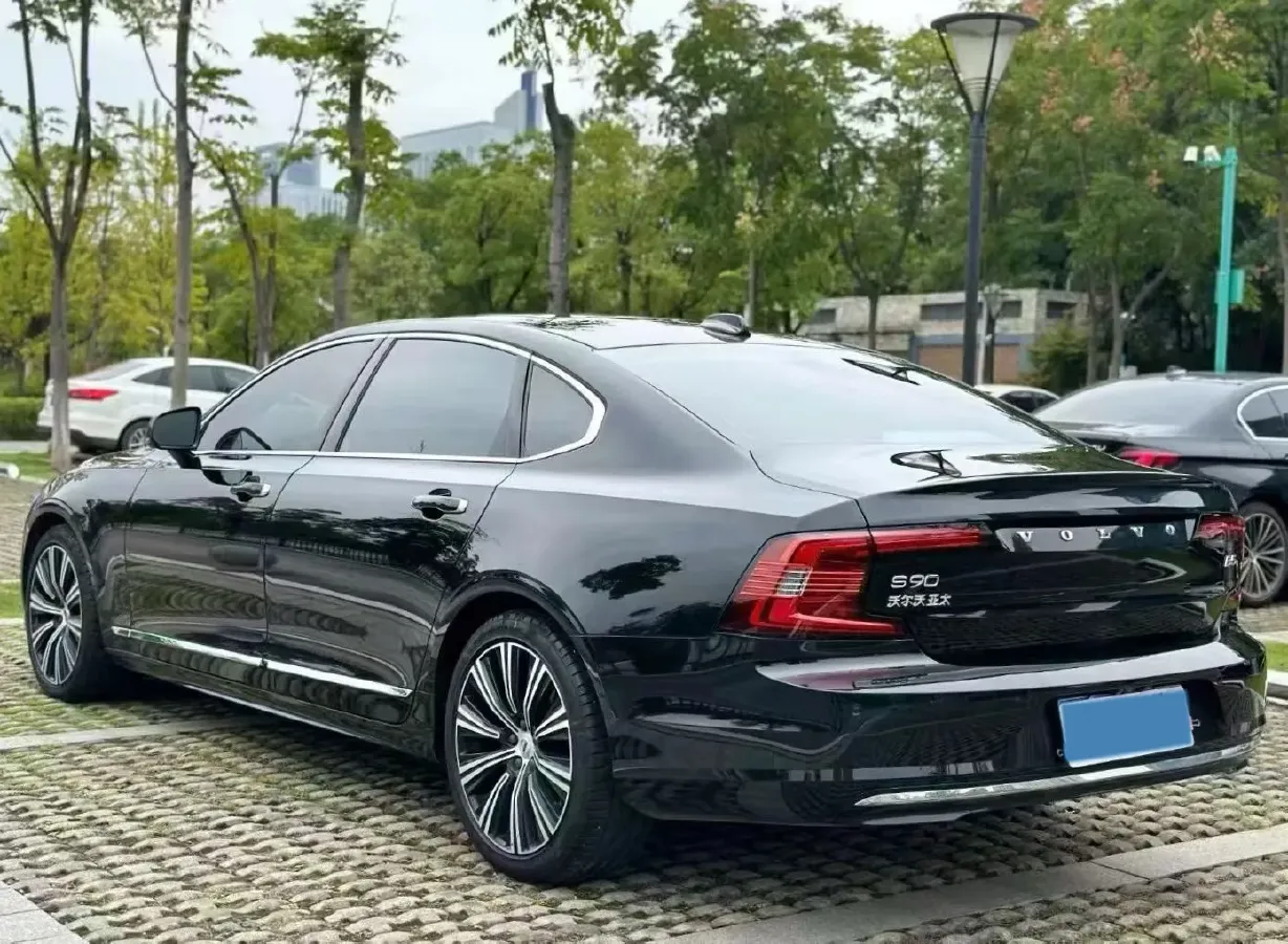 2022 Volvo S90 2.0T 250HP L4 8AT,autocango,china used car exporter,china ev exporter,chinese used car exporter,chinese used ev exporter